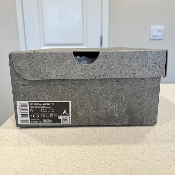 Jordan Retro 4 Wet Cement 
Men’s 9 - Picture 2 of 3